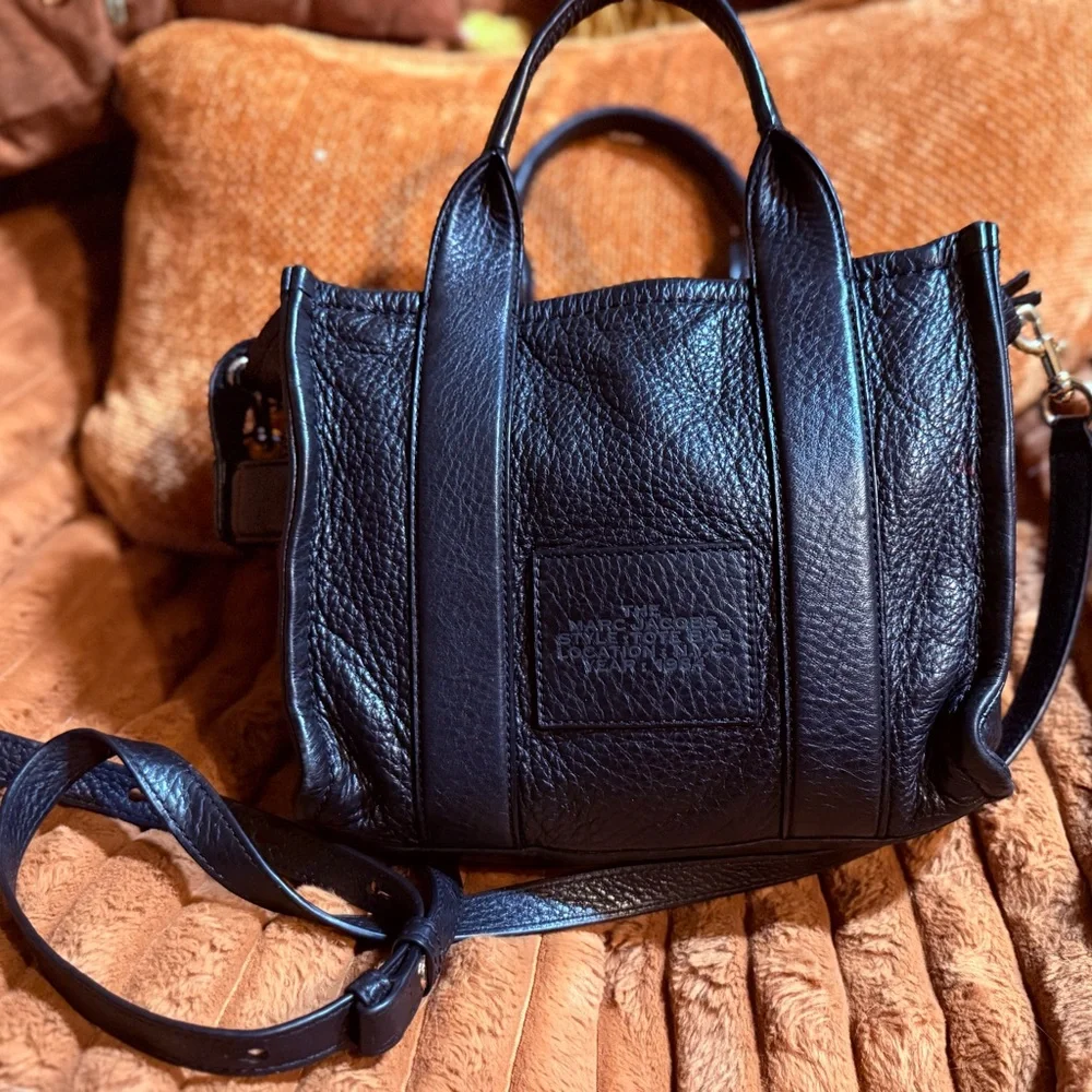 Marc Jacobs Black Pebbled Leather Tote - Picture 2 of 8